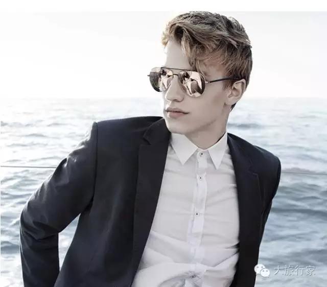 想在旅行中穿的比风景更撩人，何必东走（fei）西逛（qian