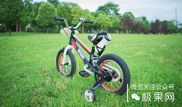 这辆美亚销量第一的童车，孩子骑上想摔跤都难