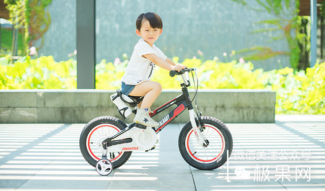 这辆美亚销量第一的童车，孩子骑上想摔跤都难