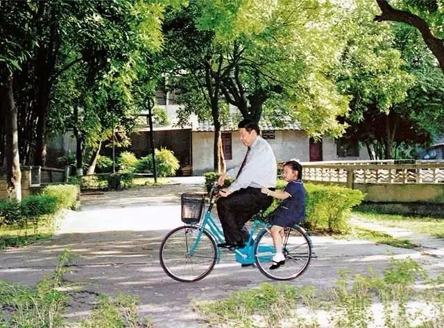 听！“大朋友”习*平近**与中外小朋友的9个暖心故事