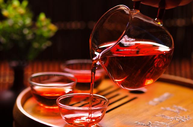 从一口锅到一张桌，香氛设计师的10样心头好