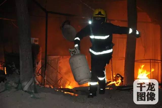 新活法·*党**员精彩故事|火情“排头兵”*党**员防火指挥员温鑫