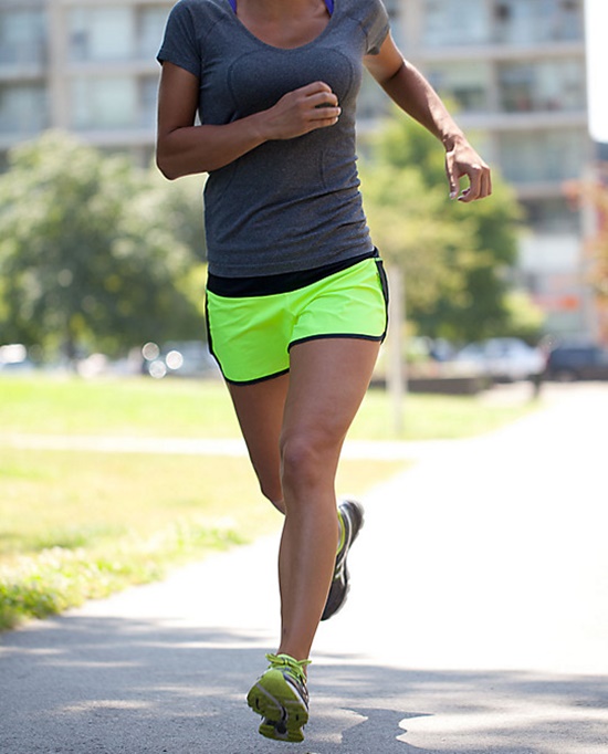 顶52度高温，水沟水洗头，林又立征服戈壁超马