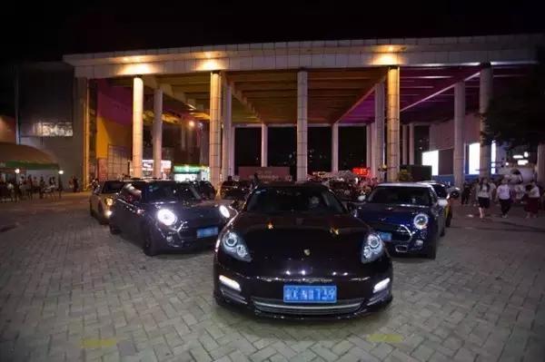 富二代怀疑女友变心完整版,富二代开豪车给穷女友求婚