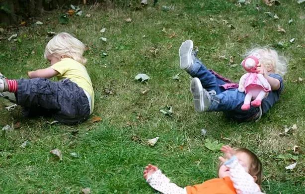 孩子磕碰家长正确处理方式,宝宝老是磕磕碰碰受伤怎么办