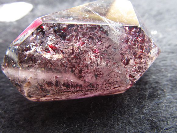 金草莓晶的鉴别方法,草莓晶的作用与功效