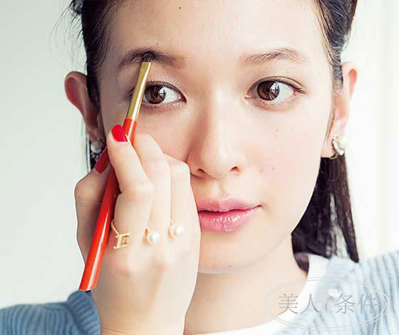 教你美｜网红眉OUT！请收下这3款个性粗眉妆！