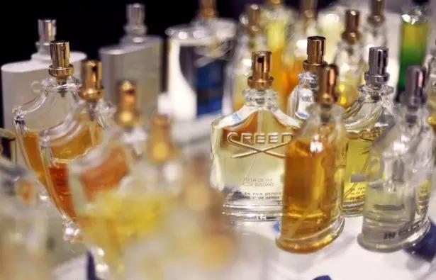 gd权志龙红西装 (gd权志龙穿搭火了)