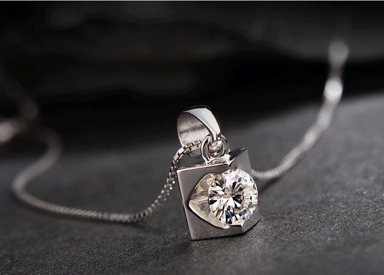 假钻石是怎么做出来的,假钻石太阳下光彩夺目吗