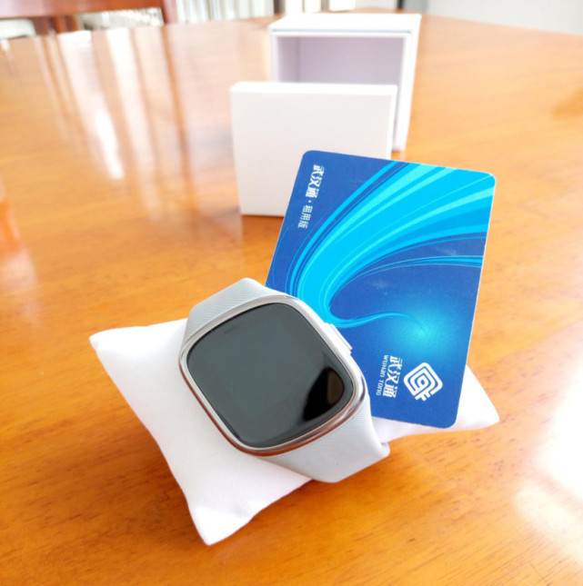 拉卡拉智能运动手环,有颜值的智能手环