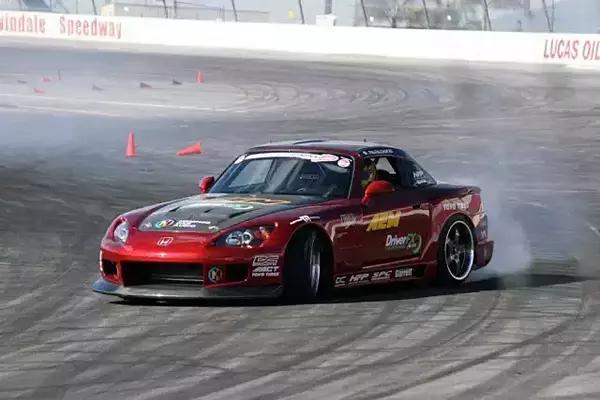 漂移技巧有哪些,漂移怎么样不拖漂