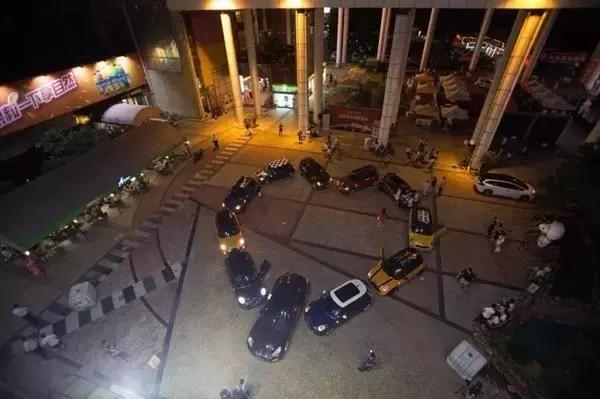 富二代怀疑女友变心完整版,富二代开豪车给穷女友求婚