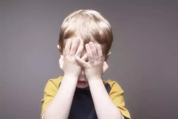 儿童胆小怕鬼怎么办,怎么帮助孩子走出胆小怕鬼的阴影