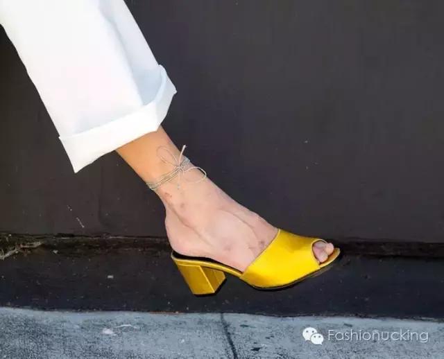 听说，脚踝链和鞋子更配哦