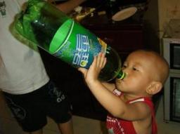 公公发现4岁儿子“特长”，想加以培养，我气的抱孩子就走