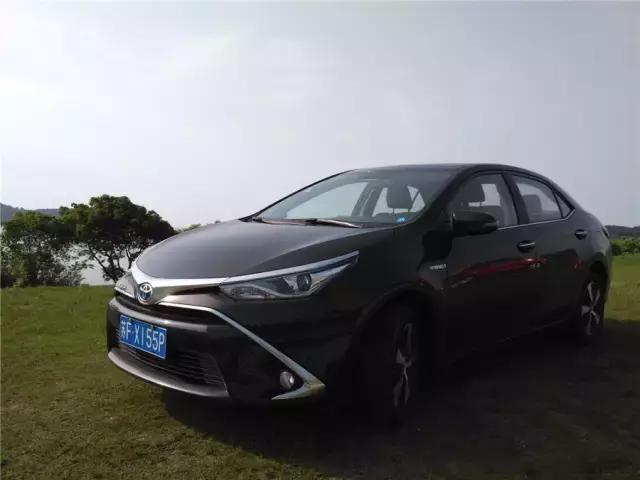 丰田雷凌双擎豪华版试驾视频,胖哥试驾全新雷凌双擎