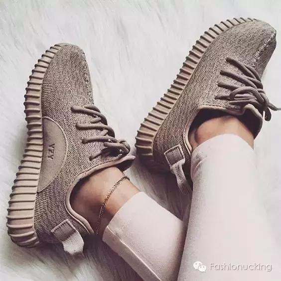 听说，脚踝链和鞋子更配哦