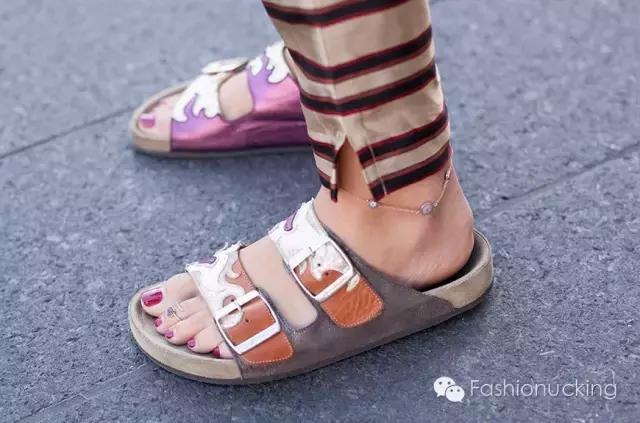 听说，脚踝链和鞋子更配哦