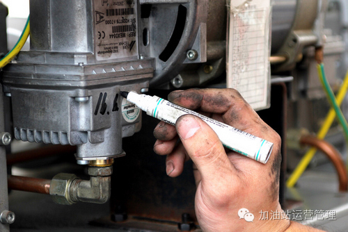 加油站员工自述,维修工人岗位故事