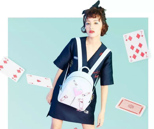 打败麦包包，aza如何用快时尚成为淘品牌第一包？