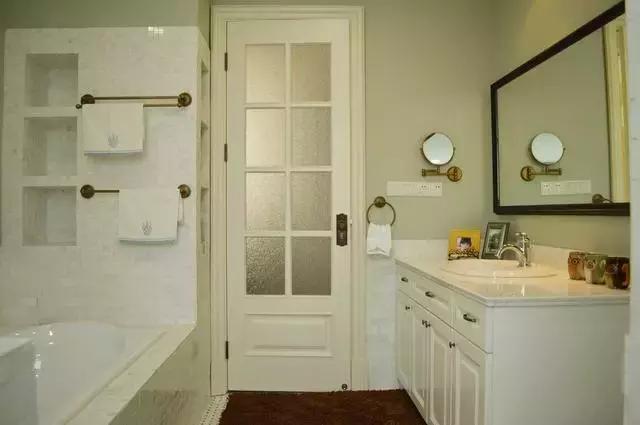 卫生间隔断推拉门还是平推门,卫生间门是推拉门好还是平拉门好