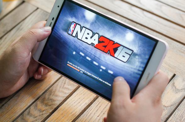 开箱华为m2青春版,水晶粉开箱