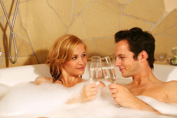 男人洗澡时重点洗哪里,男人洗澡平常洗哪些部位