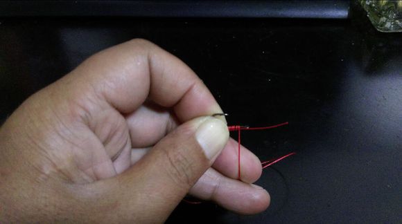 老钓手如何上鱼竿视频教学,老钓友怎么绑竿稍绳