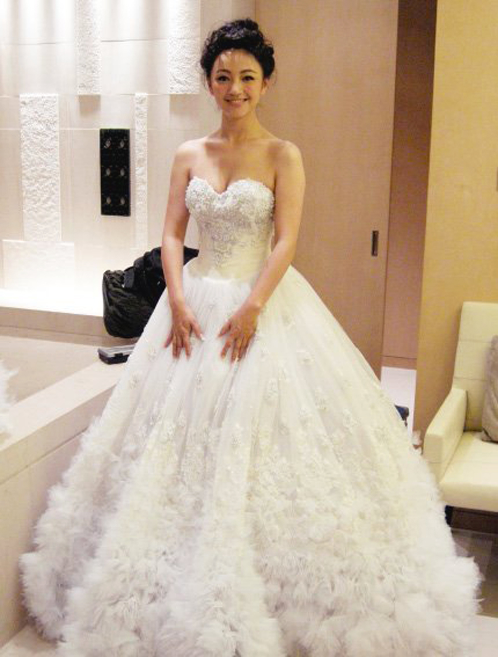兰玉一年设计多少款婚纱,蓝玉设计过的婚纱