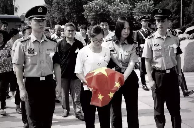 爸爸我来接你回家,宝贝快醒来爸爸带你回家