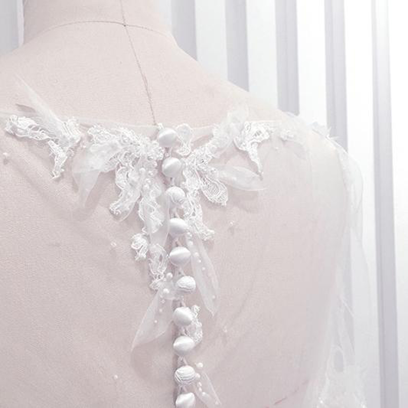 兰玉一年设计多少款婚纱,蓝玉设计过的婚纱