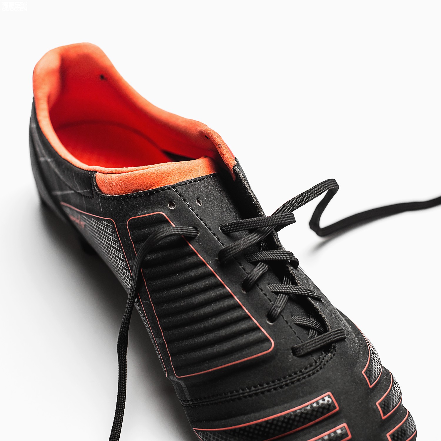 茵宝足球鞋accertor测评,茵宝uxaccuro足球鞋