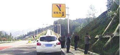 开车尿急用什么饮料瓶,开车尿急用什么解决