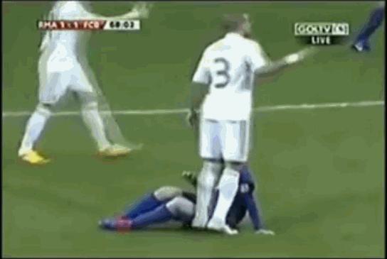 拉莫斯皮克中卫,现役足坛十大中卫拉莫斯皮克