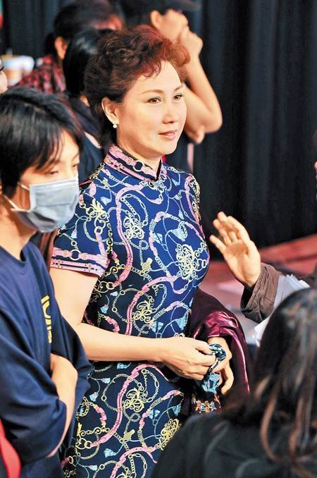 她是一剪梅中的沈心慈，传被李立群抛弃嫁陈震雷