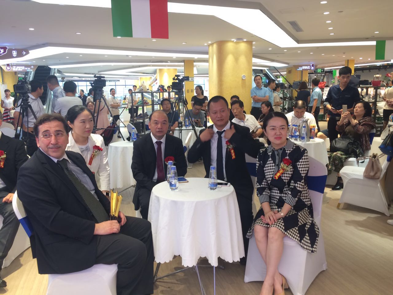 想买正宗意大利品牌来空港跨境就购了