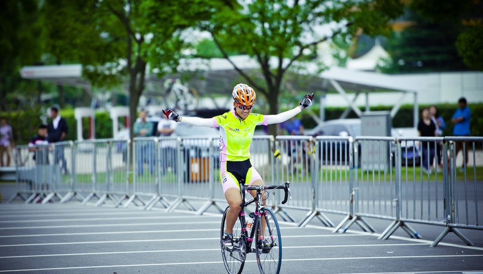 骑车擦伤怎么处理不留疤,骑车受了点擦伤怎么处理