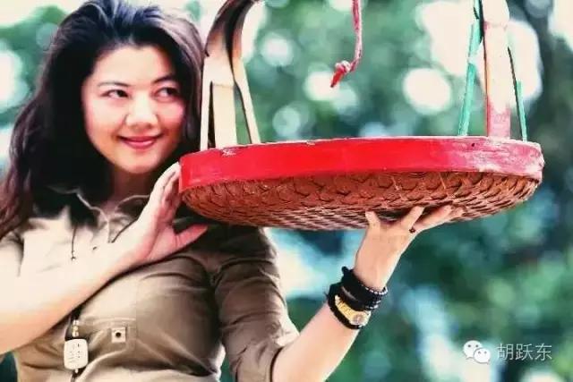 现代女子的美有多种，洛阳的她却是精致的懒！