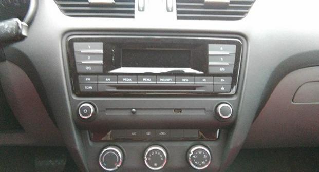 18款明锐1.6l自动豪华版功能讲解,斯柯达明锐1.5自动豪华版空间评测