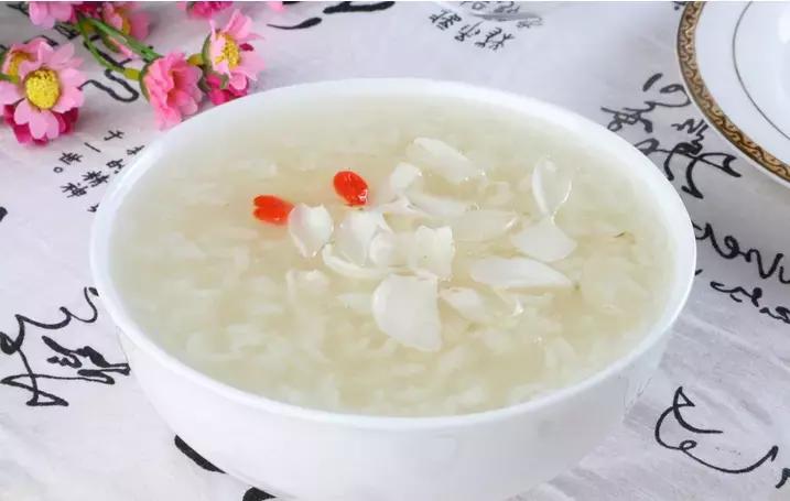 孕妇不想吃饭只想吃水果,孕妇不想吃饭应该吃点什么