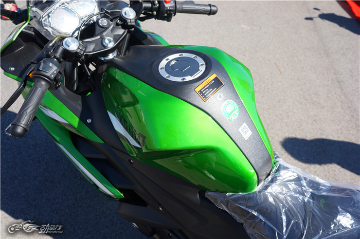 新感觉rz35双缸水冷报价,雅马哈r3和rz35