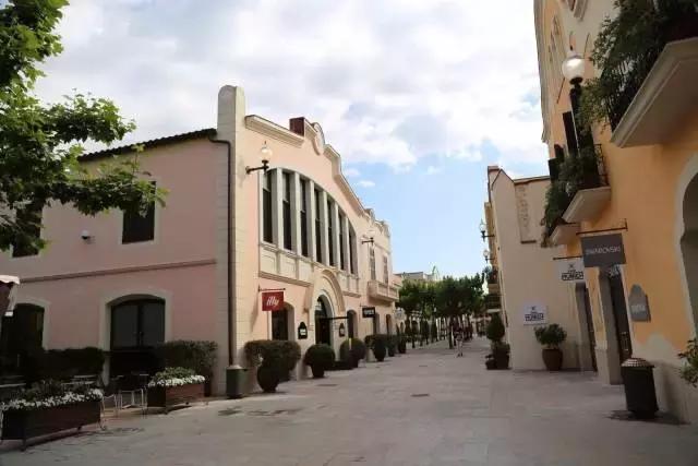 巴塞罗那自由行攻略,免费玩转西班牙马德里不思议