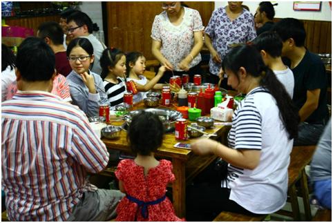 李记称盘串串火锅店,李记称盘串串牛杂火锅