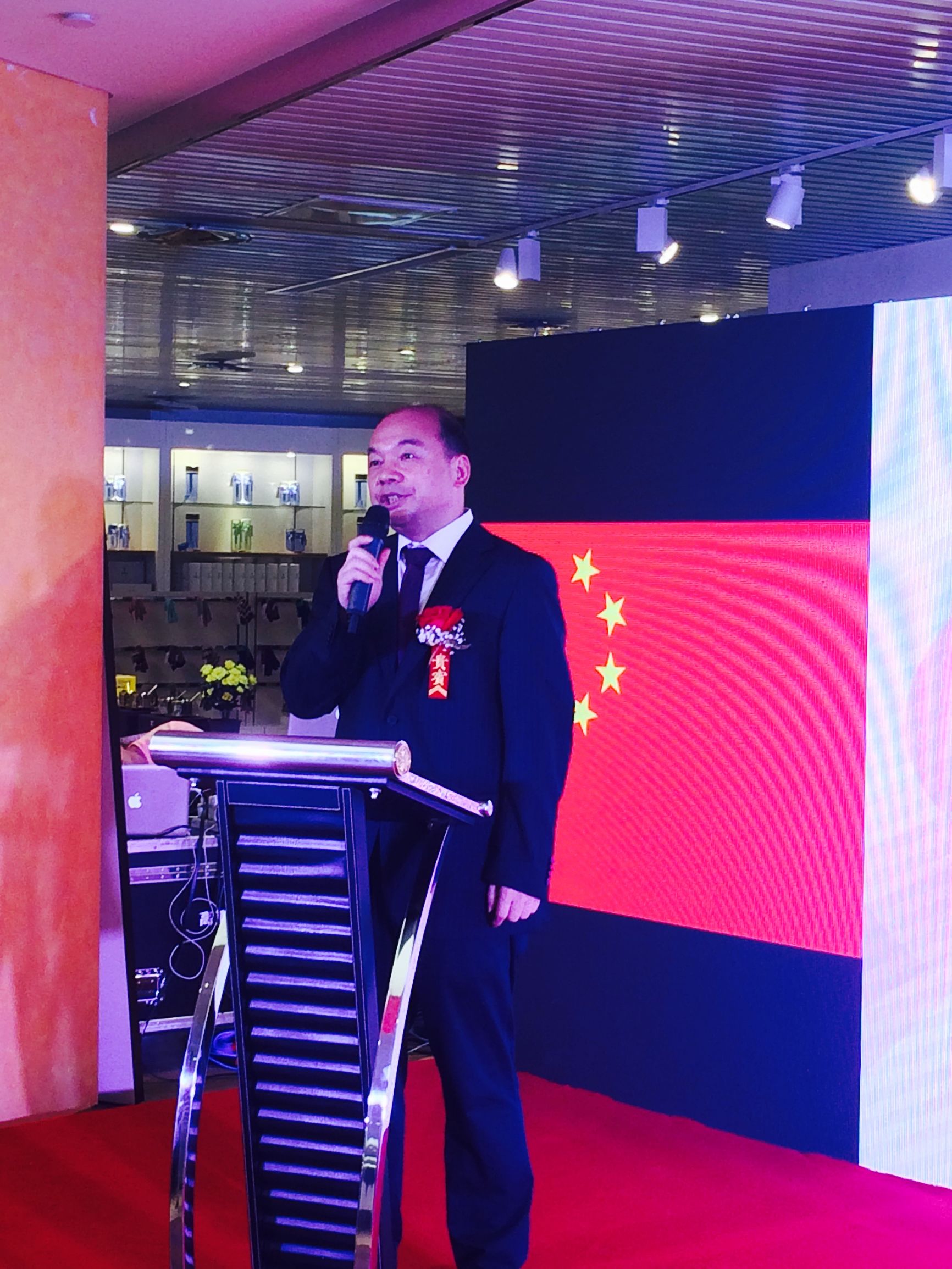 想买正宗意大利品牌来空港跨境就购了