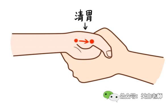 宝宝一直吃母乳换成奶粉出现呕吐,宝宝吃母乳老是反胃干呕怎么办