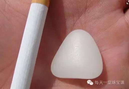 几百块钱的羊脂白玉,几百块钱的羊脂玉是真的吗