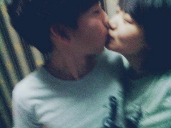 15岁妙龄少女只因为爱情做这个