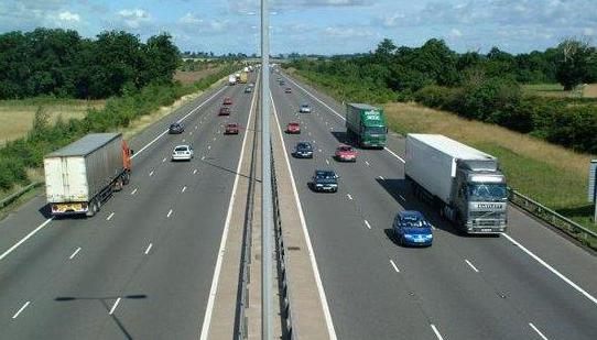 车载导航用哪个版本地图好,车载导航手机导航到底哪个好