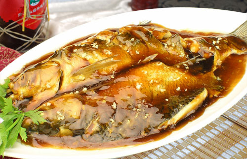 西湖的鱼吃什么醋？