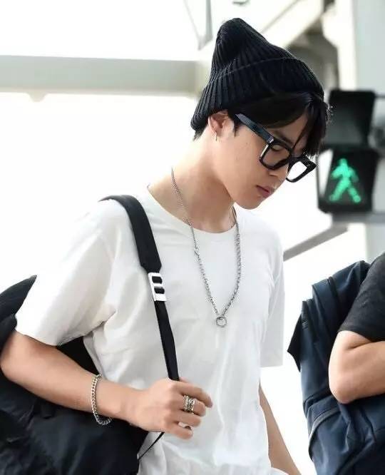 学生党买什么眼镜便宜好看,适合学生党戴的高颜值眼镜